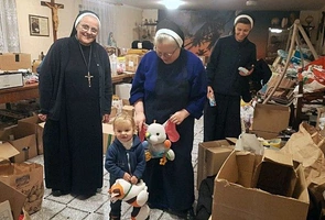 „Bóg nas nie zostawia samych sobie” Klasztor służebniczek stał się domem dla kobiet i dzieci z Ukrainy