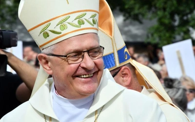 Bp Dajczak odznaczony przez prezydenta. „Dzięki posłudze księdza biskupa wielu młodych ludzi zostało uratowanych”