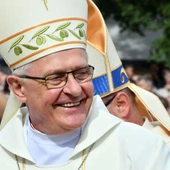 Bp Dajczak odznaczony przez prezydenta. „Dzięki posłudze księdza biskupa wielu młodych ludzi zostało uratowanych”