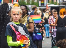 Dyktatura LGBT sięga coraz dalej. W Anglii usunięto nauczyciela z zawodu, bo nie nazywał uczennicy chłopcem