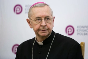 Przewodniczący Episkopatu: Polecajmy Bożemu Sercu sprawy naszej Ojczyzny i naszych rodzin