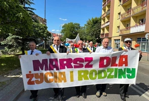 „Dzieci przyszłością Polski”. W Tarnobrzegu przeszedł Marsz dla Życia i Rodziny 