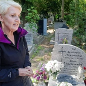 Przyjeżdżają na grób, modlą się i pytają: jaka była Alicja Lenczewska?