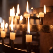 Katolicy we Francji modlą się za ofiary zamachu w Annecy. Nożownik zaatakował w parku i ranił dzieci