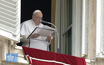 Czy papież Franciszek poprowadzi niedzielną modlitwę „Anioł Pański”? Jest opinia lekarzy