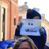 Polacy nadal chcą pomagać Ukraińcom, ale nie zdecydowanie i bezwarunkowo