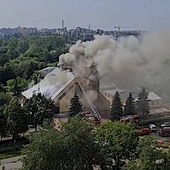 Pożar kościoła w Sosnowcu. Z ogniem walczy ponad 50 strażaków