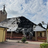 25 czerwca przy spalonym kościele św. Floriana biskup sosnowiecki Grzegorz Kaszak odprawi Mszę św. polową