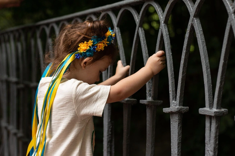Ukraińscy uchodźcy osiedlają się w Wielkiej Brytanii. Wielu z nich angażuje się w pomoc i ewangelizację
