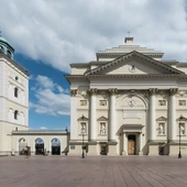 Mężczyzna okradł kościół św. Anny w Warszawie. Został zatrzymany przez Straż Miejską
