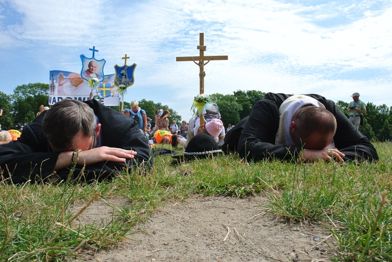 200 pątników z Wadowic dotarło na Jasną Górę: nie wstydzimy się świętego Jana Pawła II
