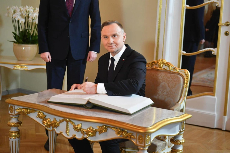 Prezydent podpisał nowelizację ustawy o komisji do zbadania wpływów Rosji na bezpieczeństwo Polski