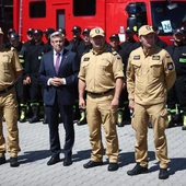 „Pokazaliście ogromny profesjonalizm w ratowaniu zdrowia, życia i mienia ludzkiego”. Polscy strażacy wrócili z Grecji do Katowic