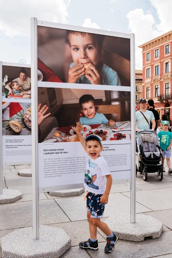 W drodze do domu – poruszające historie ukraińskich rodzin na warszawskiej Starówce
