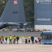 Rzecznik rządu: samolotami wojskowymi z Izraela do Polski wróciło 268 naszych obywateli