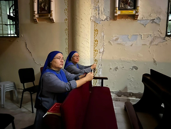 Katolicy chronią się w budynkach jedynej parafii w Strefie Gaze