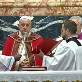 Papież odprawił Msze Świętą w intencji Benedykta XVI