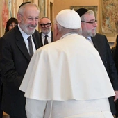 Papież nie czuje się dobrze. Zrezygnował z przemówienia podczas spotkania z rabinami