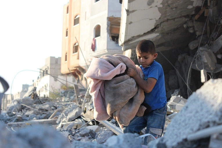 „Boją się, że zostaną same na świecie”. W konflikcie na Bliskim Wschodzie giną i cierpią dzieci