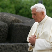 Abp Gänswein o Benedykcie XVI: nigdy nie widzieliśmy go płaczącego, ale cierpiał