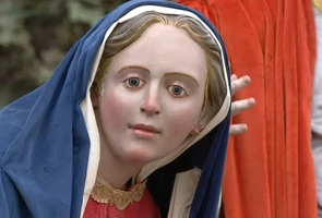Maryja (figura z szopki na placu św. Piotra)