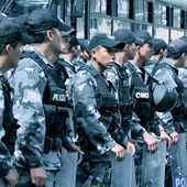 Wojna z gangsterami w Ekwadorze. Wtargnęli do telewizji. Kościół gotów mediować
