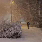 GDDKiA: Burza śnieżna nad Warszawą. Trudne warunki na drogach