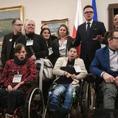 Hołownia podczas spotkania z osobami z niepełnosprawnościami i ich opiekunami: jesteście potrzebni Polsce