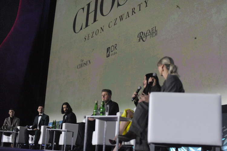 Jonathan Roumie i Elizabeth Tabish na premierze 4. sezonu „The Chosen” w Warszawie