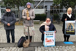 Niemcy: obrońcy życia kontynuują modlitwę, mimo zapowiadanych zakazów
