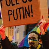 Po śmierci Nawalnego protesty m.in. w Warszawie, Moskwie, Gruzji i na Litwie