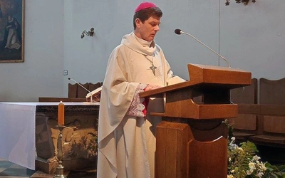 Biskup Kijowa: „Każdy z nas nosi na sobie rany tej okrutnej wojny”