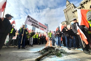 „Będziemy bankrutami”. Gniew, bezradność i upokorzenie rolników na ulicach Warszawy