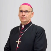 Biskup Janusz OSTROWSKI