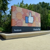 Ekspert o awarii Facebooka: należy zachować spokój i uważać na fałszywe strony