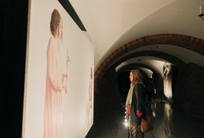 „Namalować katolicyzm od nowa”: Wernisaż wystawy „Zwiastowania” w Rzymie