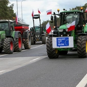 Rolnicy na drogach: niektóre blokady rozpoczęły się w nocy, rośnie liczba utrudnień