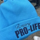 Czapka z napisem pro-life, którą nosił jeden z uczniów