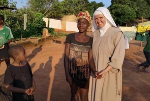 Światło Nadziei – historia Siostry Idy i jej walka o edukację w sercu Kamerunu