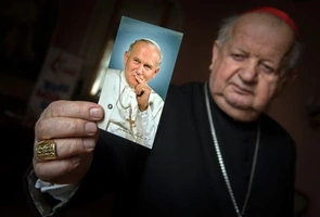 Uroczyste spotkanie z okazji 10-lecia kanonizacji Jana Pawła II oraz promocja Jego biografii „Święty Prorok”. Prelekcje wybitnych Autorów, autografy, kiermasz książek