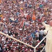 Ks. Ptasznik w 10. rocznicę kanonizacji Jana Pawła II: wracać do jego nauczania, odejść od sentymentalnych wspomnień