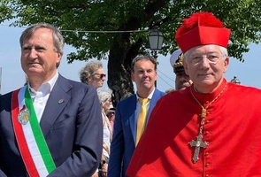 Burmistrz Wenecji Luigi Brunaro i patriarcha Wenecji kard. Moraglia
