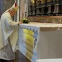 Kard. Dziwisz: ludzie wracają do św. Jana Pawła II i polecają mu wszystkie sprawy