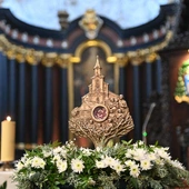 Warszawa: w sobotę rozpoczyna się w parafiach peregrynacja relikwii rodziny Ulmów