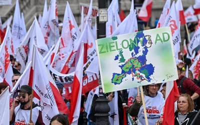 Marsz przeciwko „Zielonemu Ładowi" przeszedł ulicami Warszawy. Ponad 150 tys. podpisów z wnioskiem o referendum
