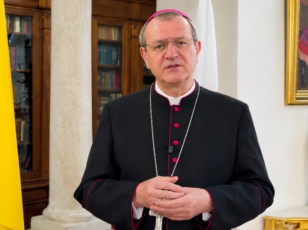 Abp Wojda apeluje o modlitwę za papieża – wykryto u niego guzka. Wsparcie płynie z całego świata 