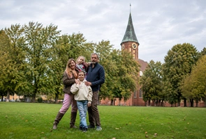 10 lat „Amoris laetitia”. Kościół chce lepiej słuchać rodzin i towarzyszyć im w kryzysach