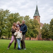 10 lat „Amoris laetitia”. Kościół chce lepiej słuchać rodzin i towarzyszyć im w kryzysach