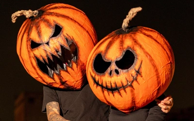 Akcesoria na Halloween znikają ze sklepów. To reakcja na ostatnie akty przemocy w szkołach