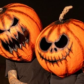 Akcesoria na Halloween znikają ze sklepów. To reakcja na ostatnie akty przemocy w szkołach